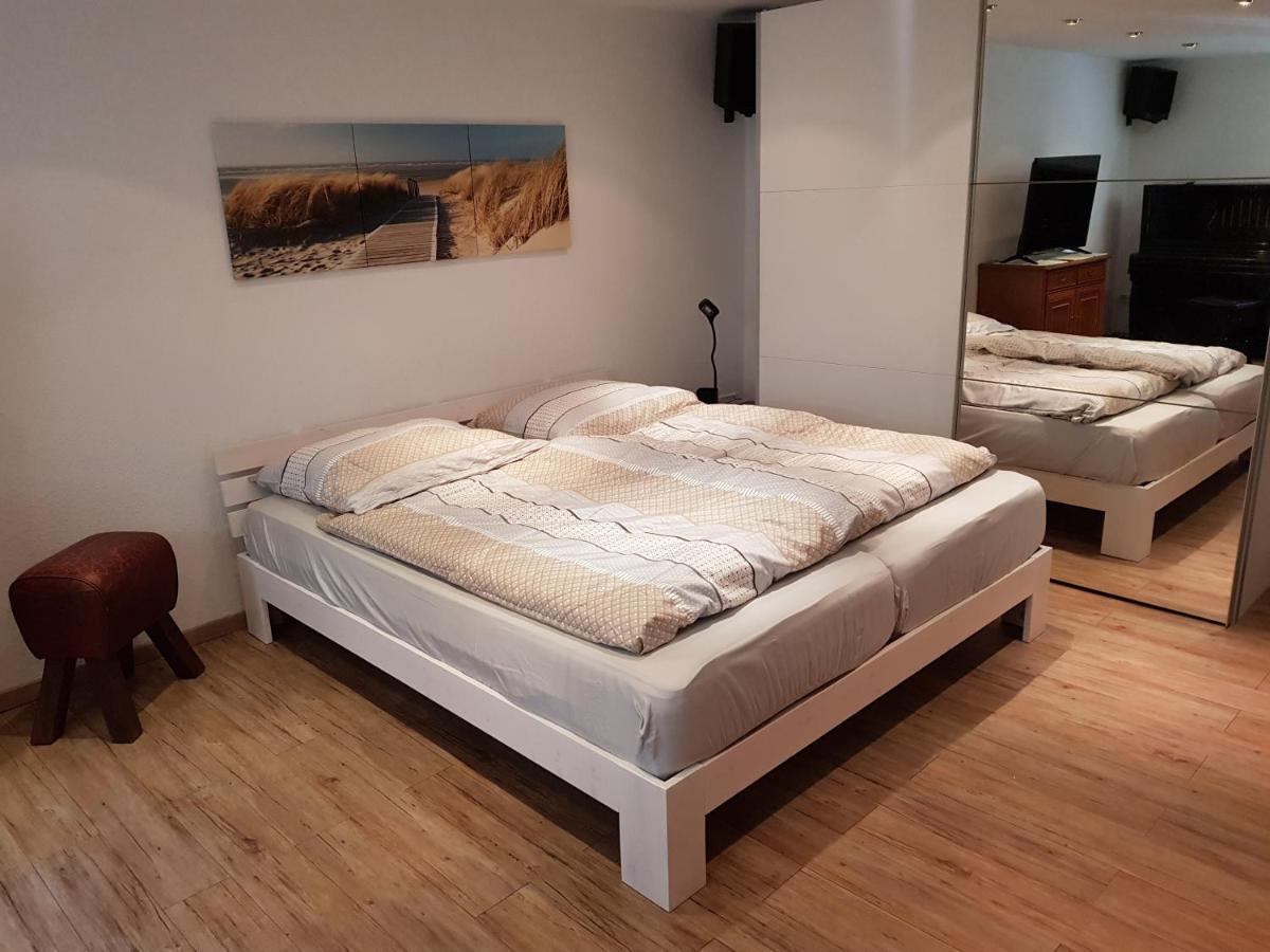4 Sterne Souterrain Apartment Alt-Mariendorf เบอร์ลิน ภายนอก รูปภาพ