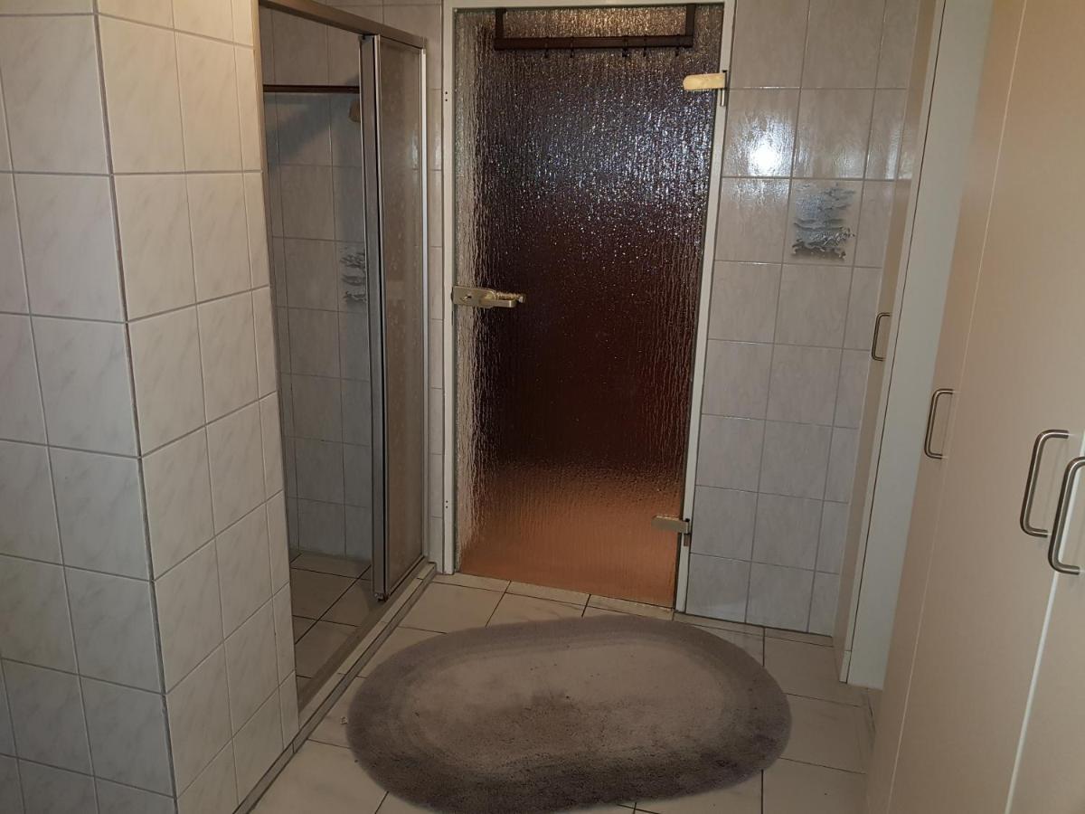 4 Sterne Souterrain Apartment Alt-Mariendorf เบอร์ลิน ภายนอก รูปภาพ